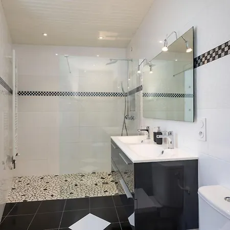 La Sassolini Avec Jacuzzi ليون